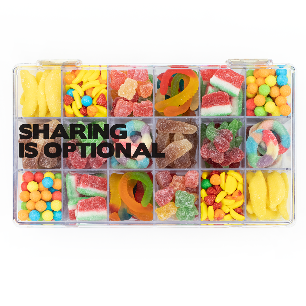 18 piece snackle box